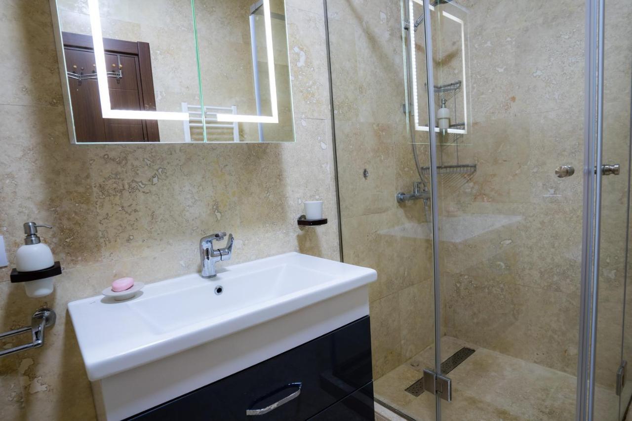 Lake Solid Apartment Mamaia