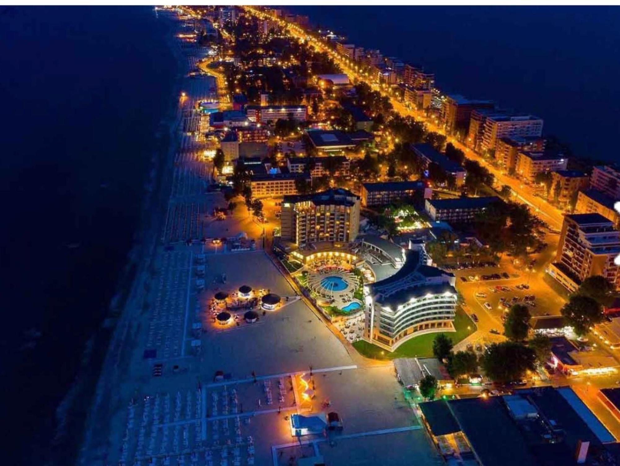 Lake Solid Mamaia