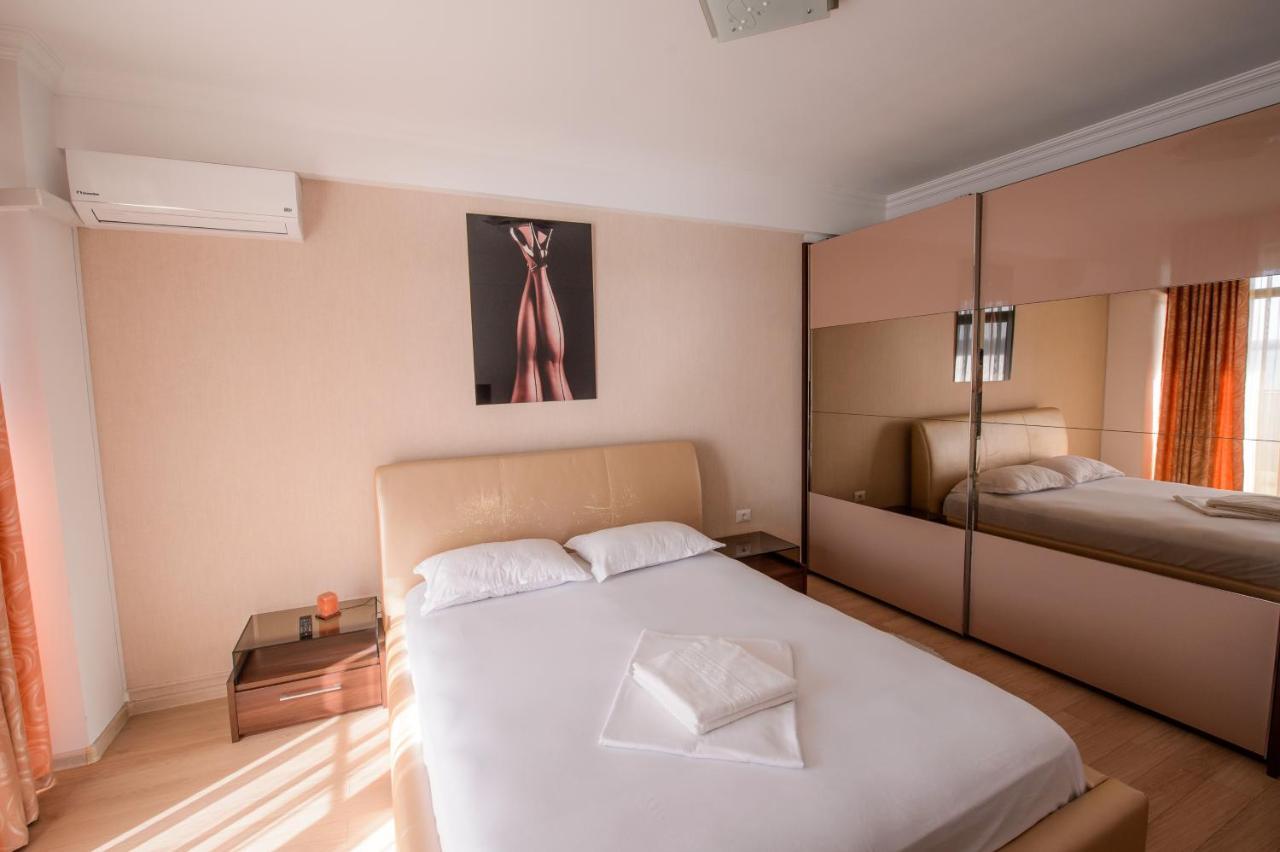 Lake Solid Apartment Mamaia
